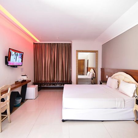 Fantasy Resort Nakhon Sawan Exterior photo